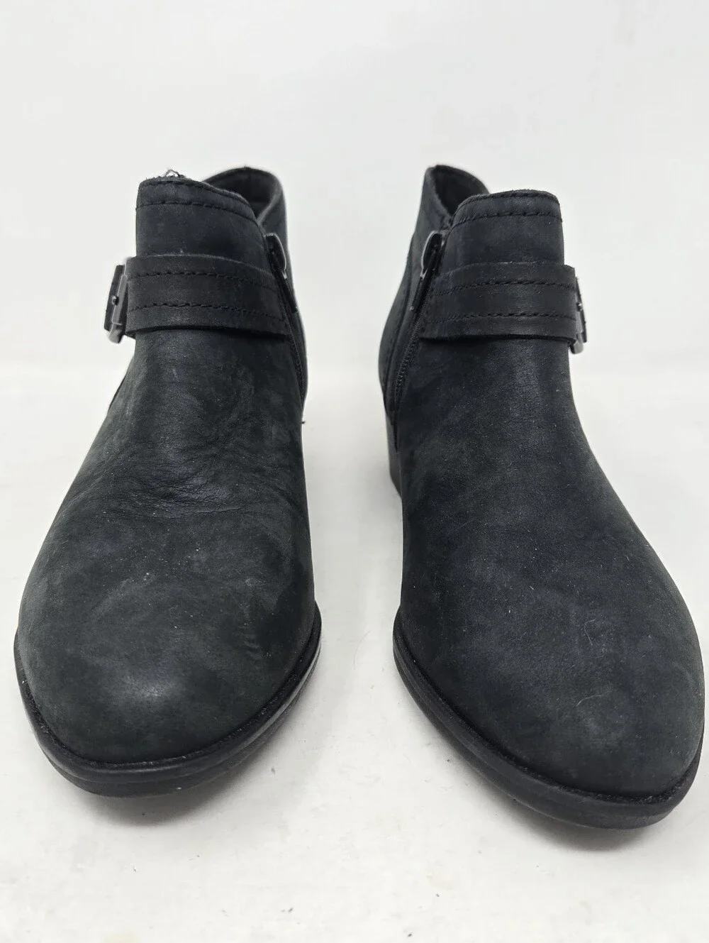 Clarks Slip on Pointed Toe Block Heel Ankle Bootie Women's Size 6M